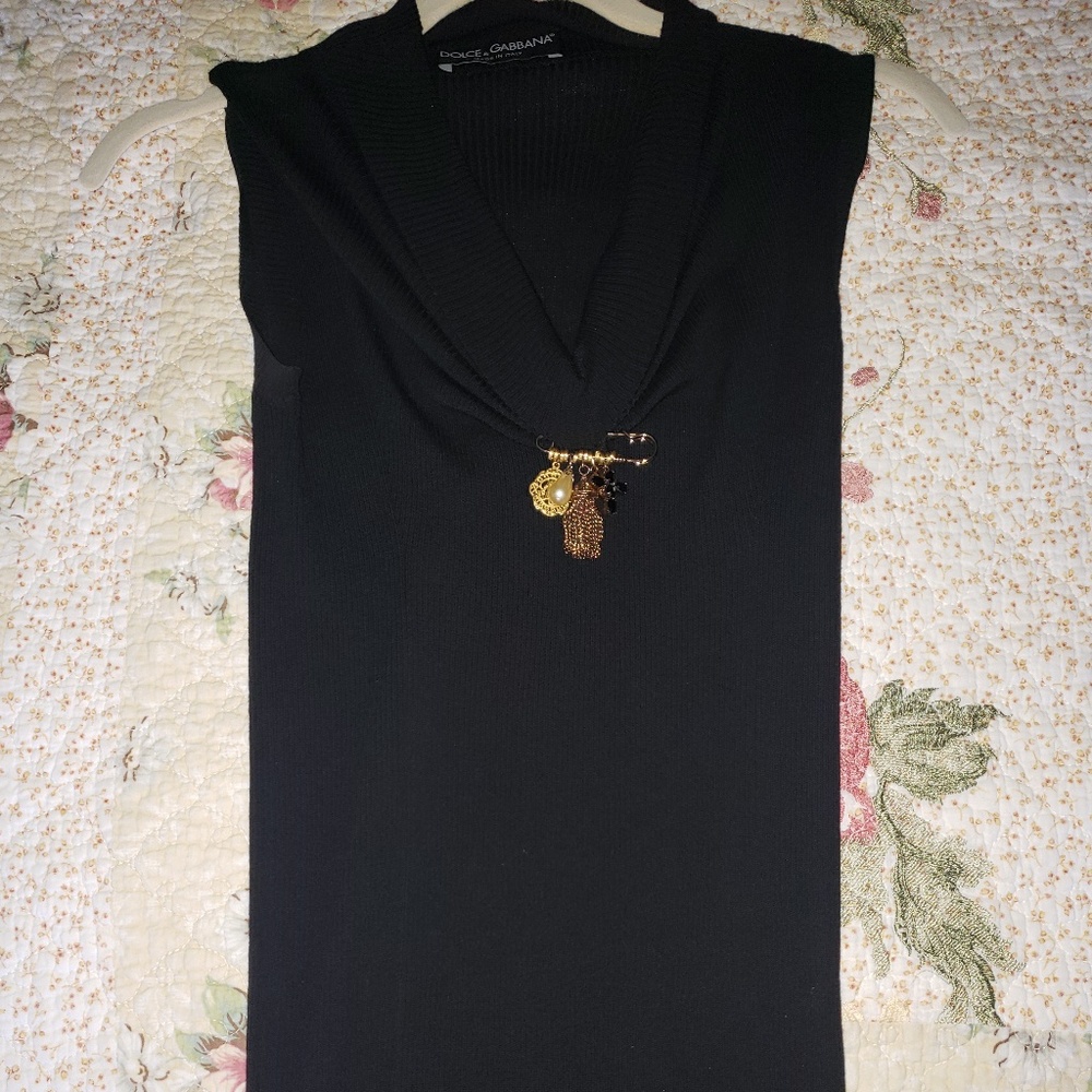 Dolce and Gabbana black sleeveless sweater